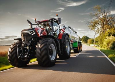 Case IH pristato naujus galingesnius Optum serijos traktorius.