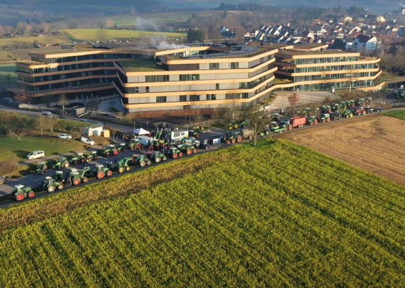 Ūkininkai blokavo ir centrinę 